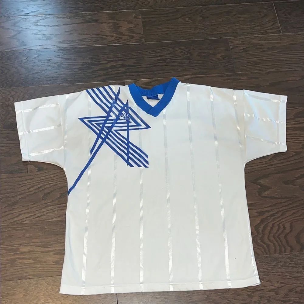 White Umbro vintage made in USA soccer futbol team shirt men’s retro jersey 90’s